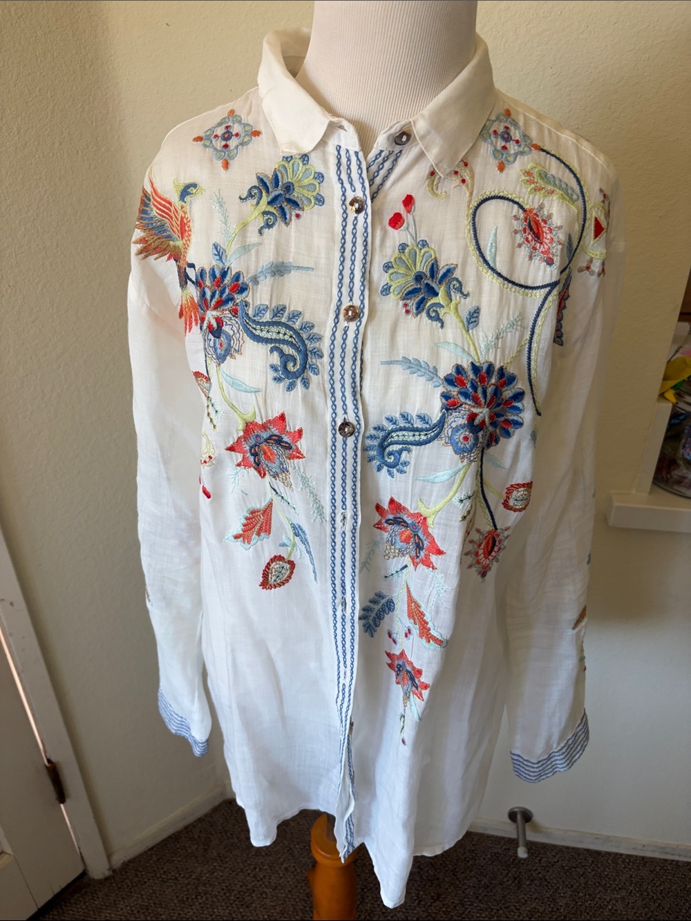 Johnny Was White Embroidered Tunic with Blue, Red and Green Floral Motif - Picture 6 of 7